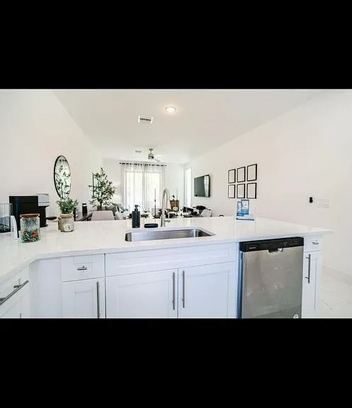 2425 Millie Ave S — Photo 4