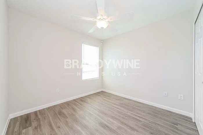 566 Kit St — Photo 19