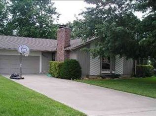 6408 SW 27th St, Topeka, KS 66614