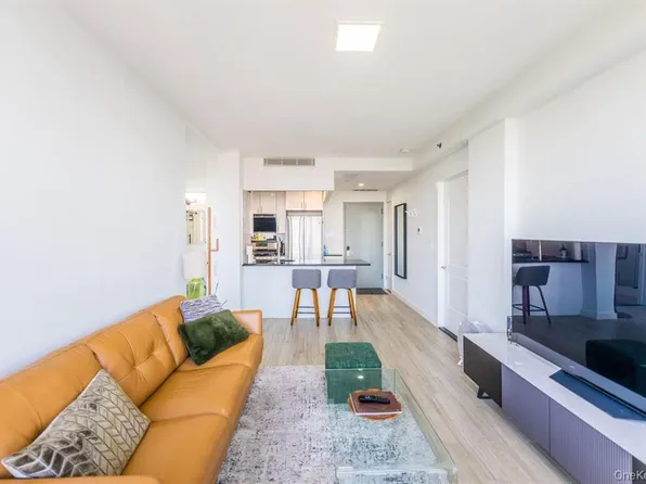 144-27 Sanford Avenue image 5 of 29