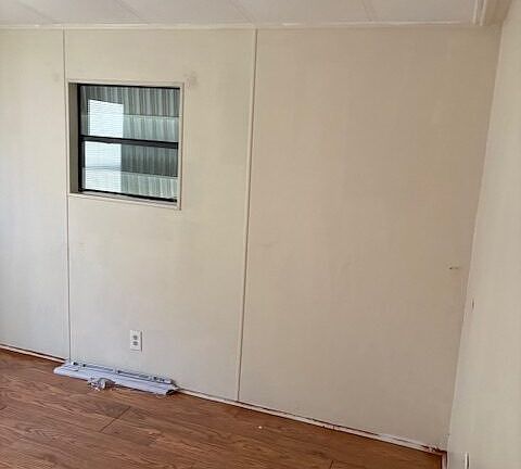 5th image of 15 Martin Dr
