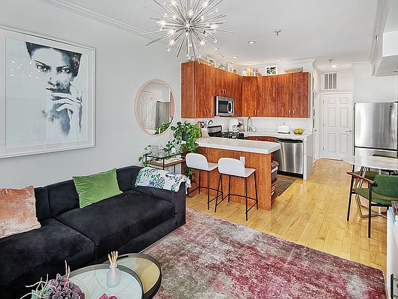 3rd image of 104 York St APT 5