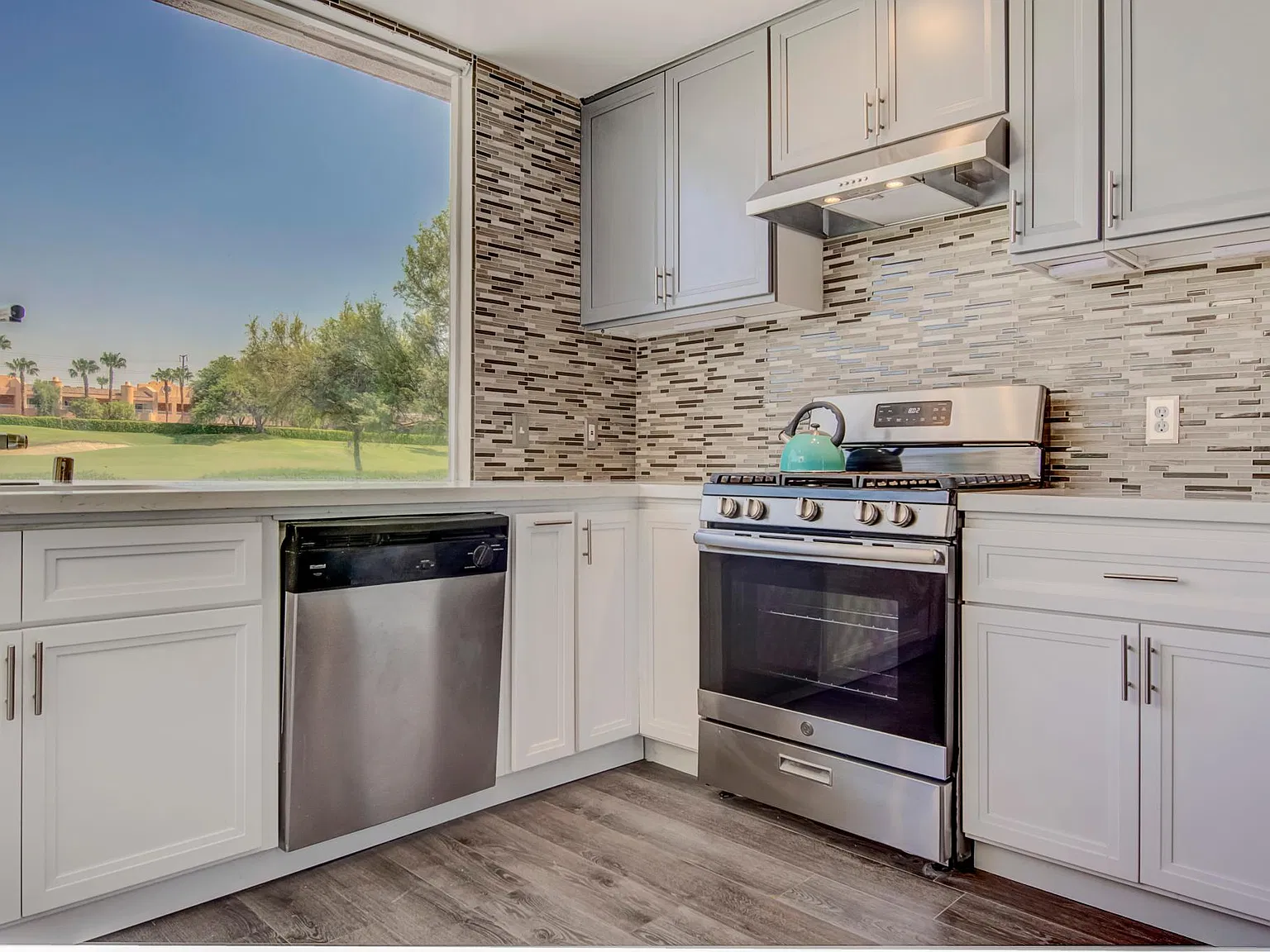 8 Pebble Beach Dr — Photo 4