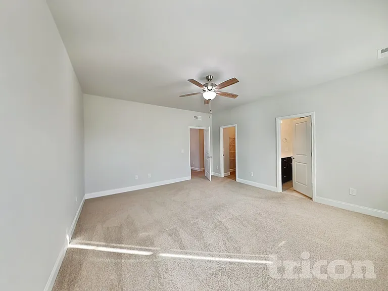 165 Lynnridge Dr — Photo 9