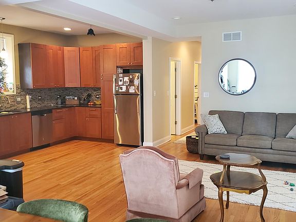 2nd image of 4851 N Rockwell St APT 2
