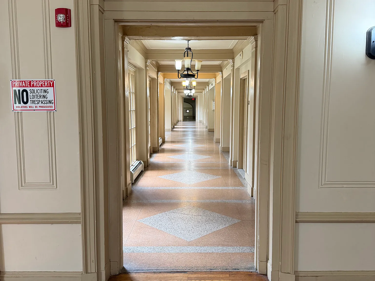 1 bed, $899 — Photo 2
