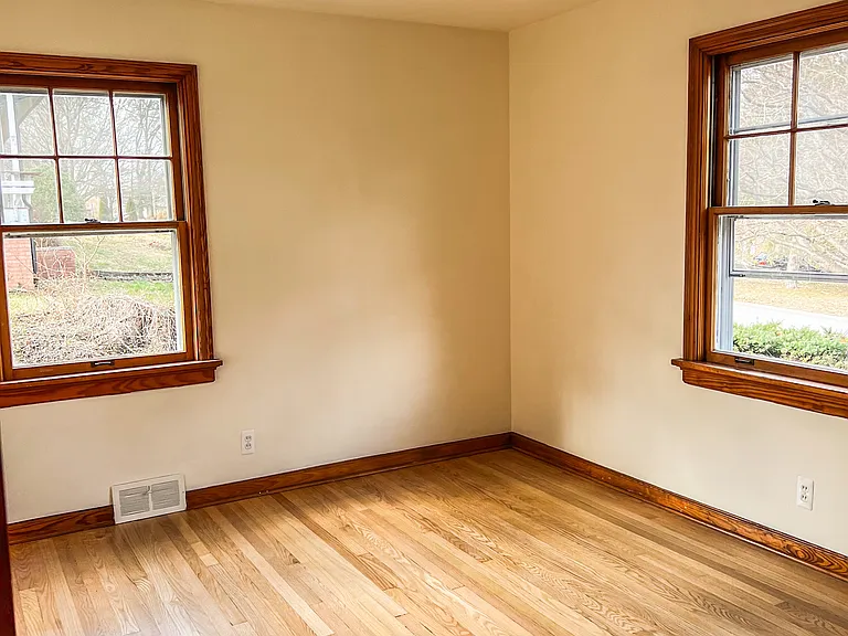 1304 Grand Ave — Photo 12