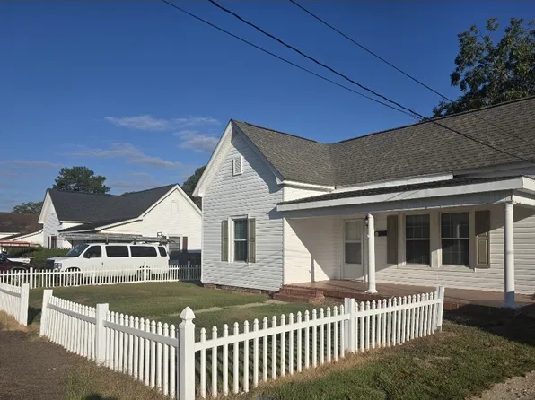 402 W J St, Erwin, NC 28339