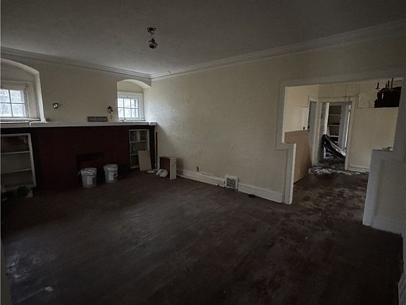 5th image of 3272 E 130th St