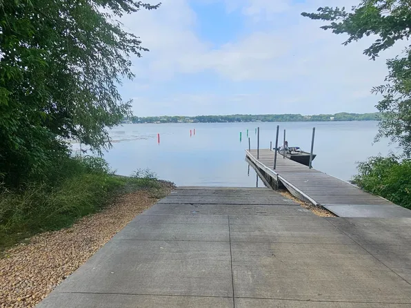 2011 Lake View Dr, Jordan, MN 55352