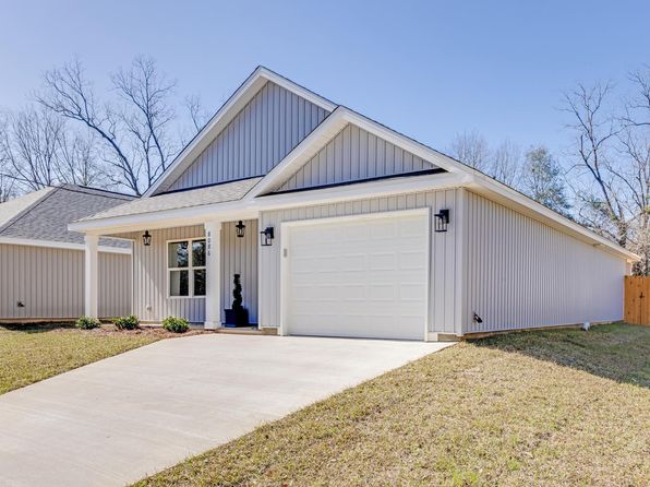 8086 3rd St, Laurel Hill, FL 32567