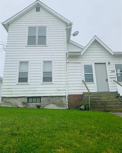206 Courtland St — Photo 1
