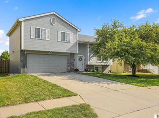 11811 Newport Ave, Omaha, NE 68164