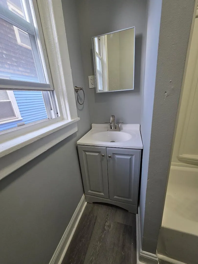 168 Chelsea Apt 7 - 4 Front — Photo 4