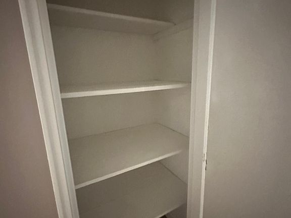 5th image of 212 Broad Ave #6