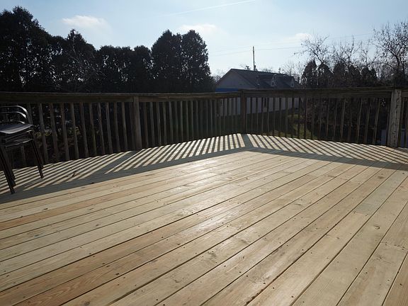 3rd image of 126 Pleasantview Dr #2