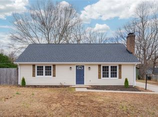 814 Pine Ridge Dr, Greensboro, NC 27406
