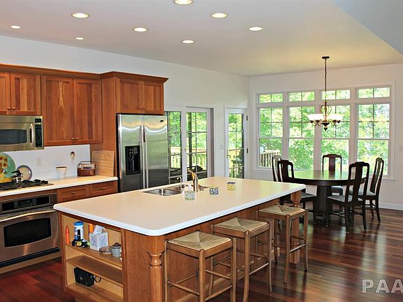 4th image of 8049 Oak Run Dr