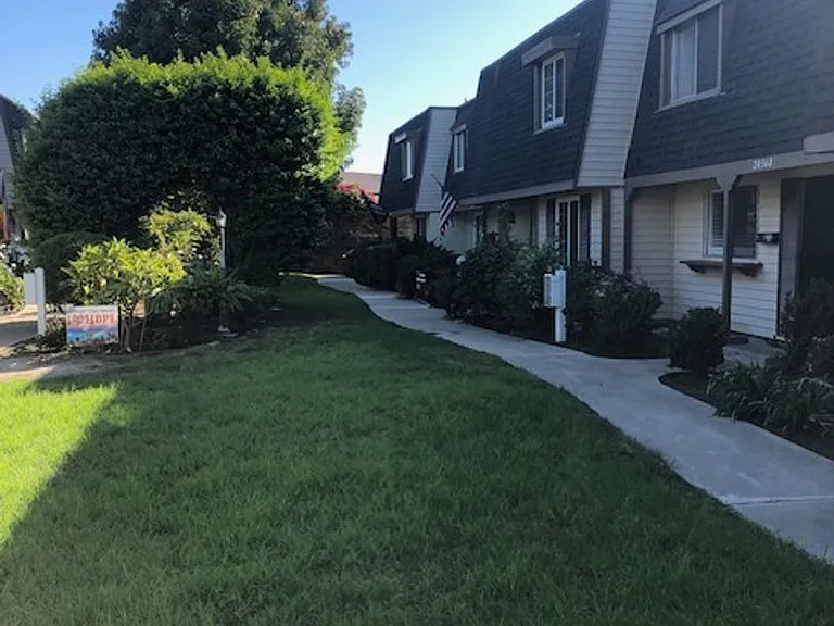 20368 Flora Ln — Photo 2