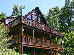 125 Hemlock Ln, Old Fort, NC 28762