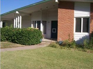 920 W 4th St, Halstead, KS 67056