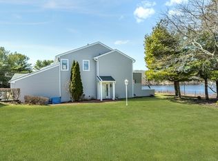 5 Beaver Lake Ct, Westhampton, NY 11977