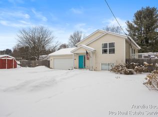 12411 Forteen Mile Rd NE, Greenville, MI