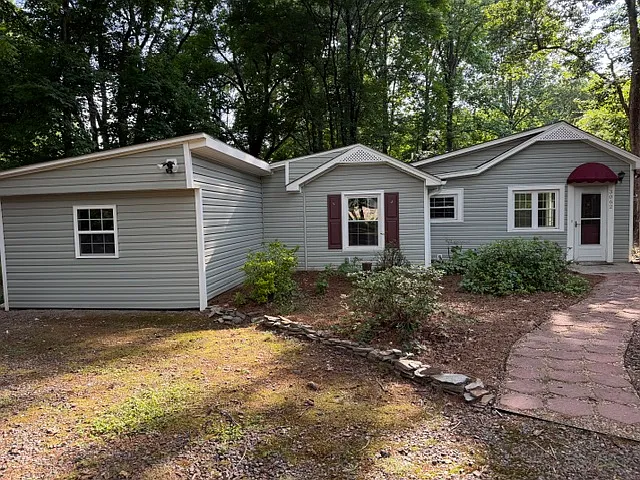 3062 Harper Rd — Photo 1