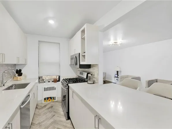 3021 Avenue Z image 1 of 14