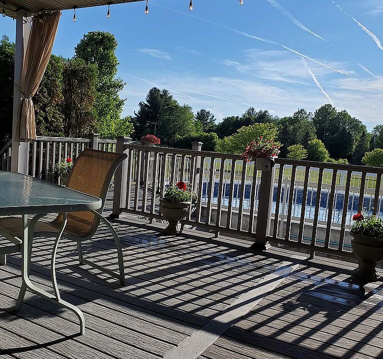 2nd image of 3045 Conrad Dr