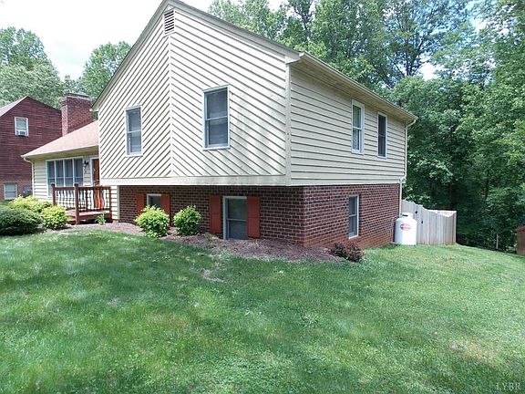 2nd image of 106 Moultire Pl