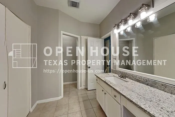 2015 Creston Dr — Photo 11