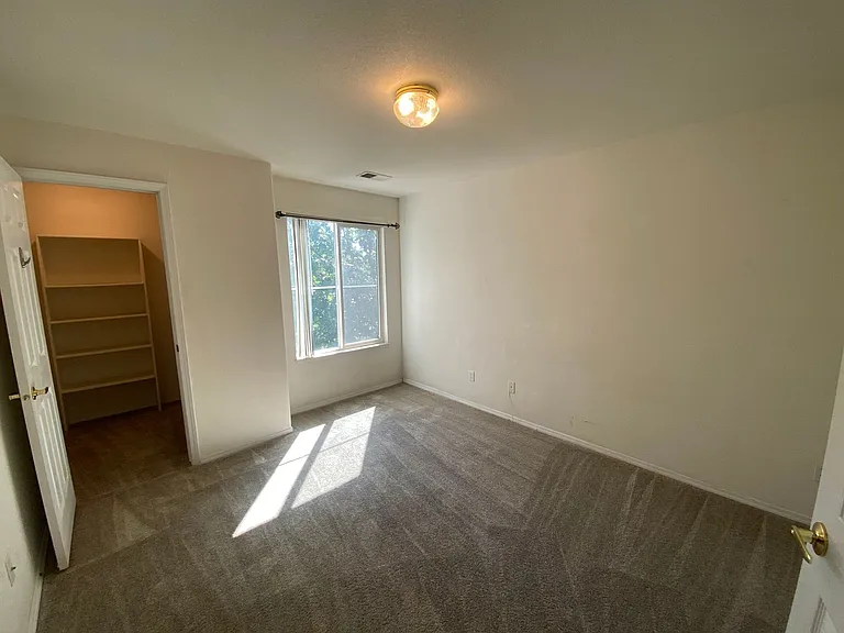 3890 Strawberry Field Grv #G — Photo 6