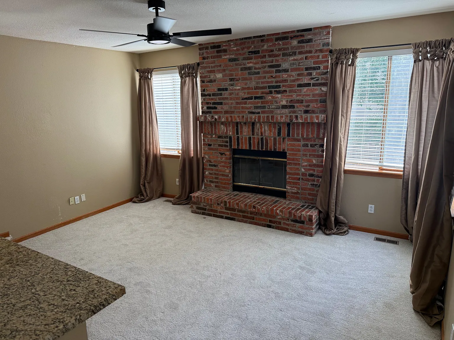 4 bed, 3000 sqft, $2,895 — Photo 4