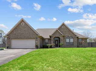317 Heritage Oaks Dr, Angleton, TX 77515