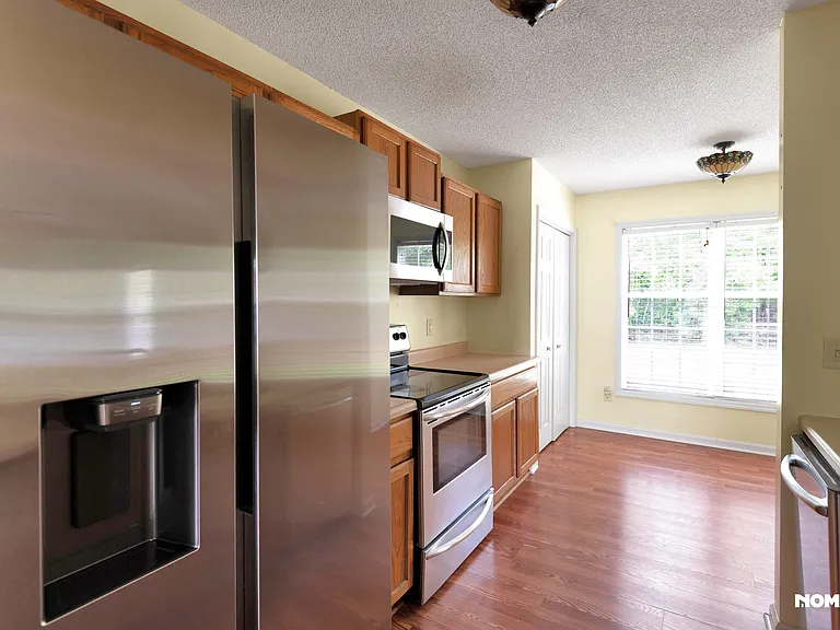 216 Stone Point Ln — Photo 17