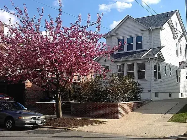 72-50 Kessel St #2, Forest Hills, NY 11375
