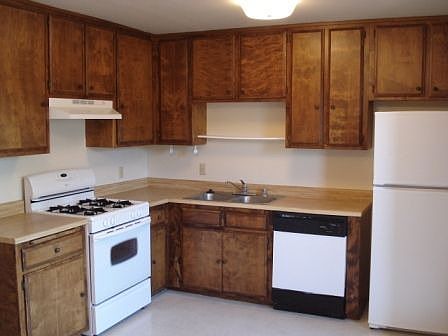 2nd image of 1924 S Lincoln St APT 2