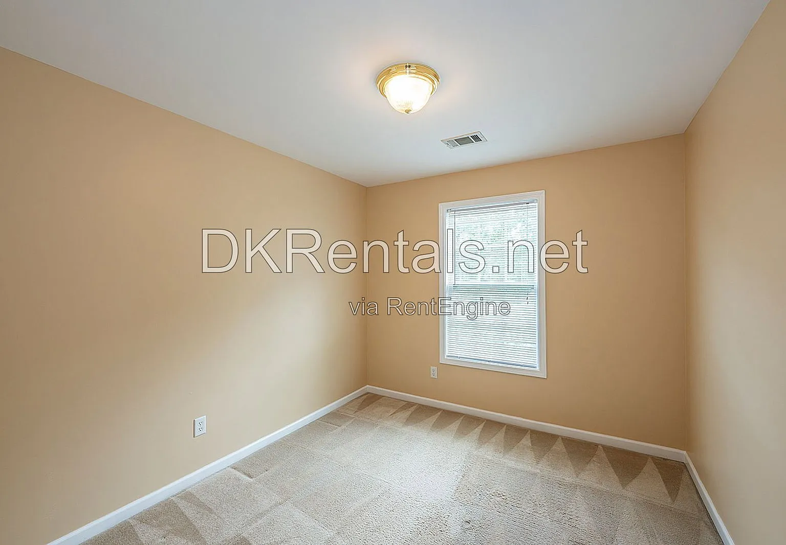 4 bed, 3.0 bath, 1535 sqft, $1,650 — Photo 4