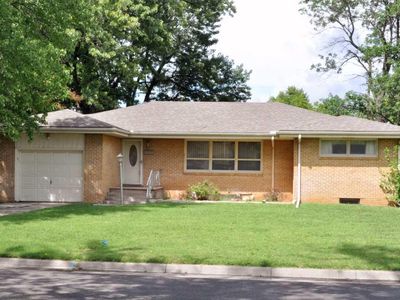704 W 24th Ave, Hutchinson, KS, 67502