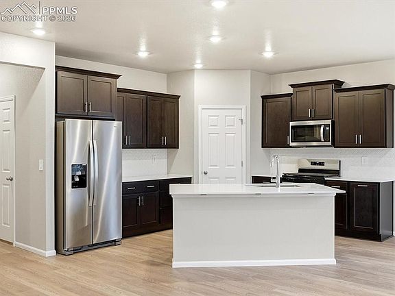 5th image of 10172 Hartwood Dr