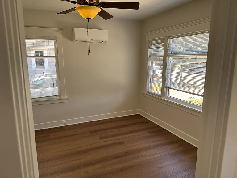 315 Newport Ave — Photo 7