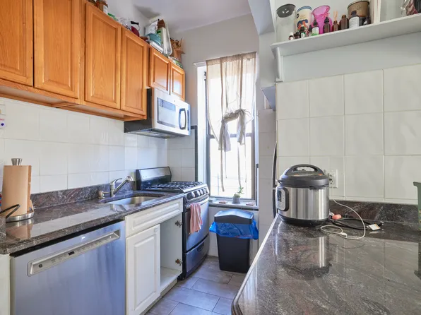 274 Seventh Avenue image 4 of 5