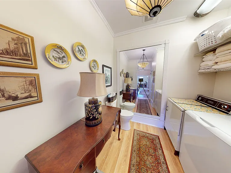 648 N Clayton St — Photo 10