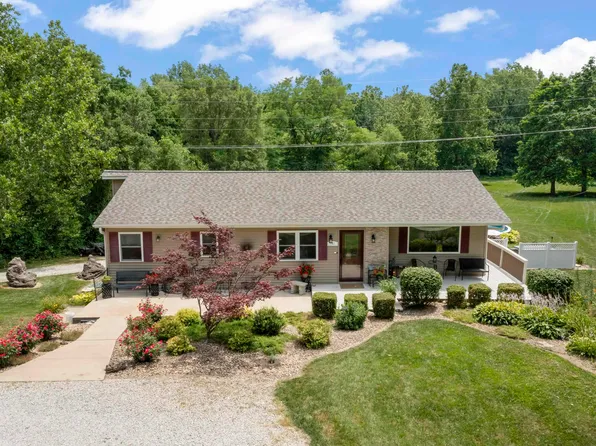 161 Ten Mile Creek Rd, East Peoria, IL 61611