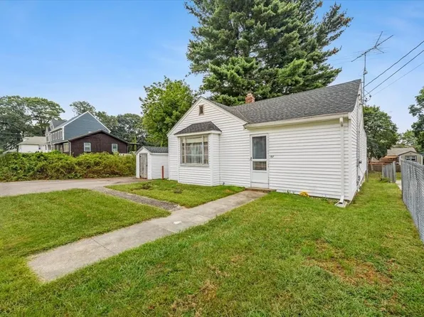 197 Field St, Brockton, MA 02302