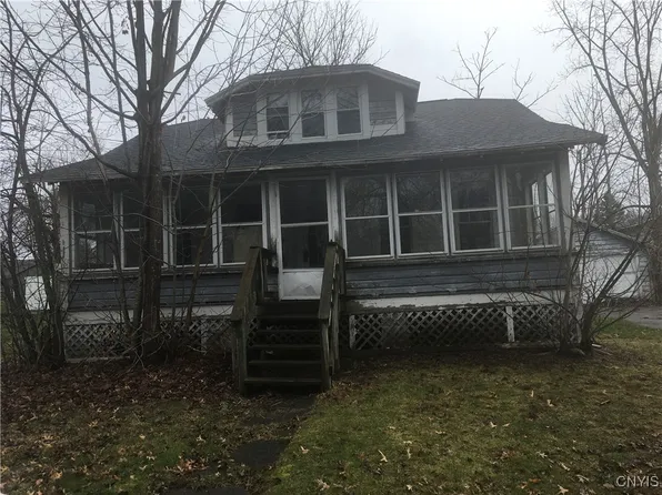 8884 Michigan Ave, Cicero, NY 13039