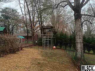 5th image of 422 E L St