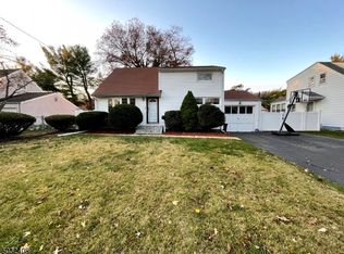 456 Warfield Rd, North Plainfield, NJ 07063