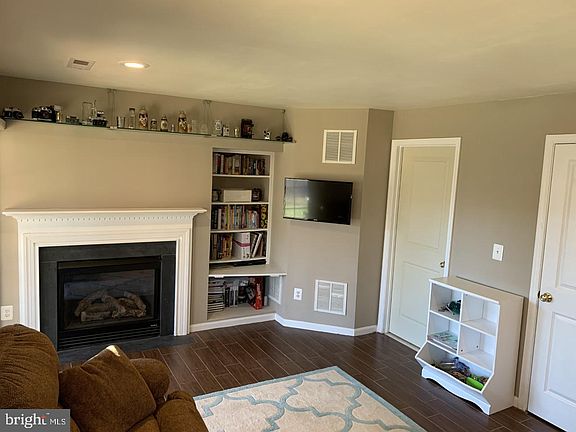 3rd image of 9153 Cascade Falls Dr
